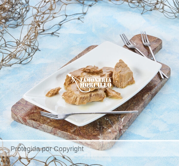 Ventresca_atun_rojo_aceite_plato-1-e1770915414500-600x559